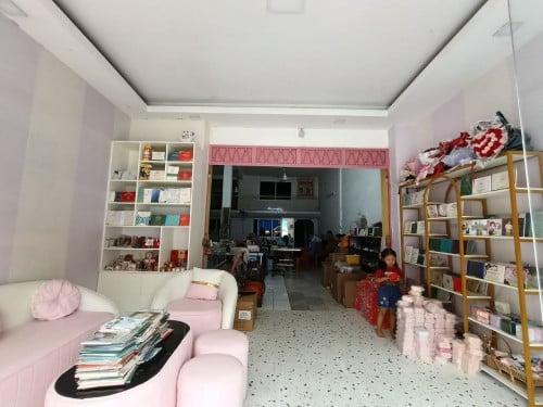 ផ្ទះអាជីវកម្មសម្រាប់លក់