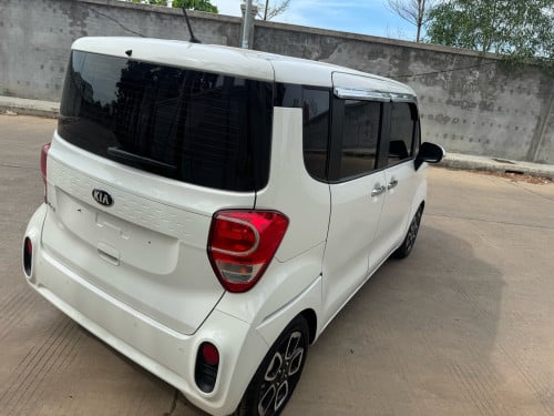 ជាប្រភេទ ឡានរៀប់ចំហេីយម៉ាស្អាត់ តុបតែងហេីយ តំលៃចចារ បាន
