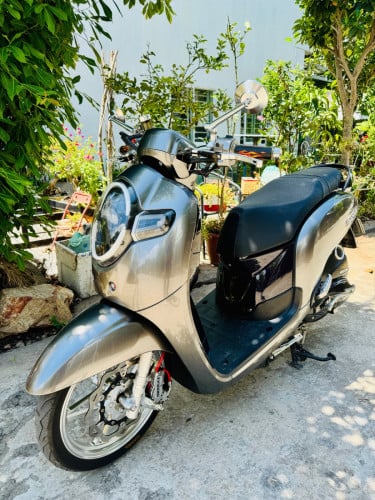 ម៉ូតូ​ម្ចាស់ផ្ទាល់