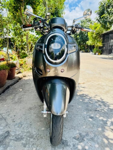 ម៉ូតូ​ម្ចាស់ផ្ទាល់