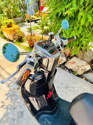 ម៉ូតូ​ម្ចាស់ផ្ទាល់