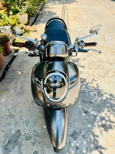 ម៉ូតូ​ម្ចាស់ផ្ទាល់