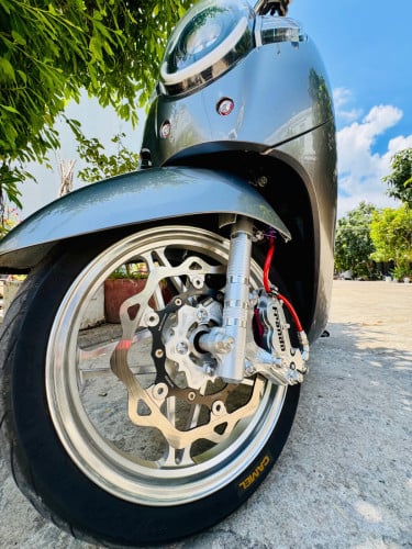 ម៉ូតូ​ម្ចាស់ផ្ទាល់
