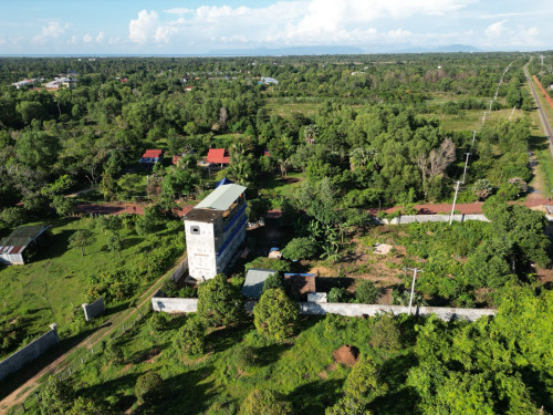 ដី នឹង ផ្ទះត្រចៀកកាំលក់ ទីតាំងជាប់ផ្លូវវាលពួច ខេត្តកំពត