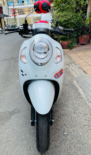 ស្កុបពី