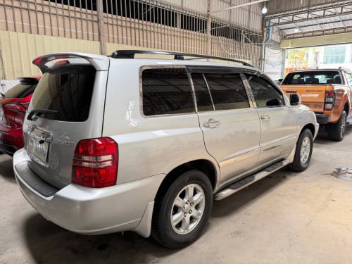 ឆ្នាំ​02​ ប៉ុង​1​ ក្នុងលឿង​ធានាឡានស្អាតអត់បុកប៉ះអត់ច្រេសស្រុីនជុំ​ម្ចាស់ដេីមទីមួយ​