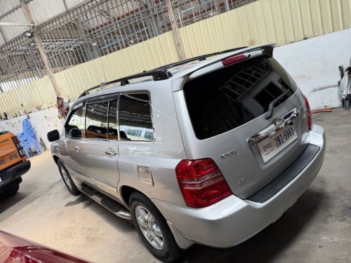 ឆ្នាំ​02​ ប៉ុង​1​ ក្នុងលឿង​ធានាឡានស្អាតអត់បុកប៉ះអត់ច្រេសស្រុីនជុំ​ម្ចាស់ដេីមទីមួយ​