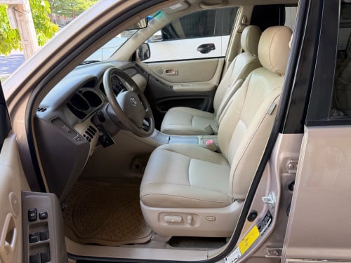 ឆ្នាំ​04ប៉ុង​1V4 ប្រភេទ​ឡាន​កៅអី​ចុច​ ពោង​សុវត្ថិភាព​8គ្រាប់​ ធានា​ស្អាត​សាណុំស្រុីន​ទាំង​អស់​