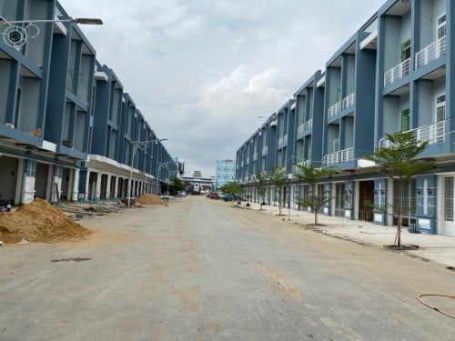 លីសុវណ្ណផ្ទះអាជីវកម្មជួល$380(ចរចារបាន)(Shop House for Rent$380(negotiable))