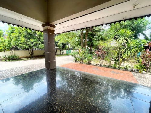 បរិយាកាស​ផ្ទះ​ ដូច​រីសត​ សាលាកំរេីក 5នាទីពី​ Pub Street