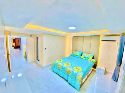 បញ្ចុតម្លៃពី5000ដល់10000$