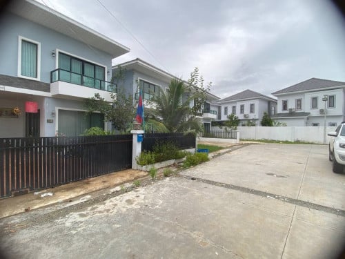 វីលៀមវីឡាលក់បន្ទាន់$98,000(ចរចារបាន) Regency Villa-Urgent sales $98,000(Negotiable)