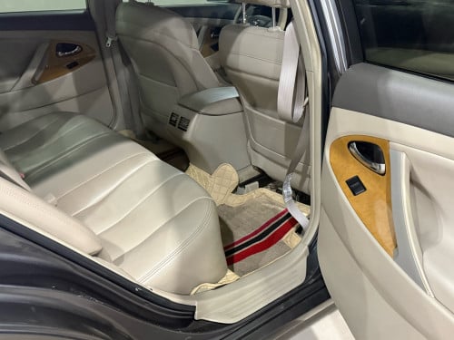 ឡានលក់ Camry 07 XLE full option ពេញ ក្នុងលឿង មានកំដៅកៅអី ពណ៌ប្រផេះ