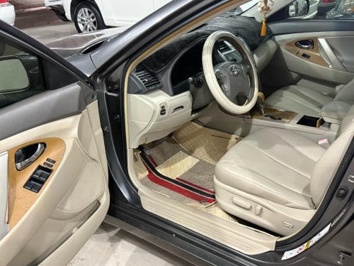 ឡានលក់ Camry 07 XLE full option ពេញ ក្នុងលឿង មានកំដៅកៅអី ពណ៌ប្រផេះ