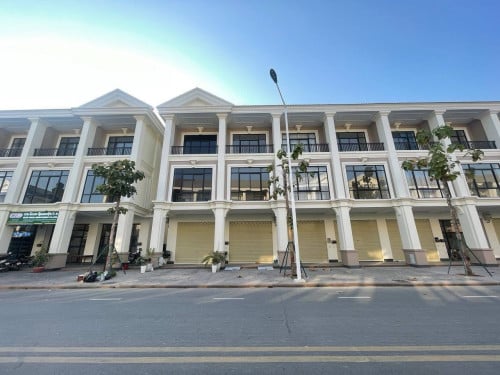 ផ្ទះអាជីវកម្ម Capital One ផ្លូវ C-01 សម្រាប់លក់ នៅបុរីប៉េងហួត បឹងស្នោរ |