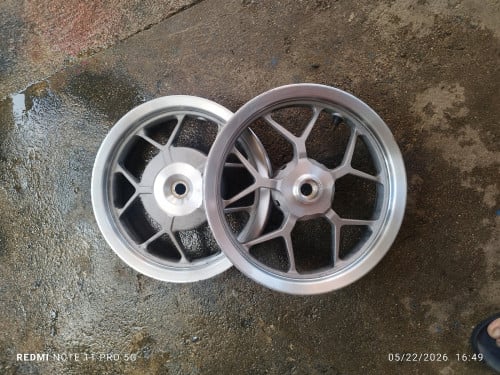 ដាក់ បាន ម៉ូតូ giorno zoomer x scoopy បក ក្រមេហើយ