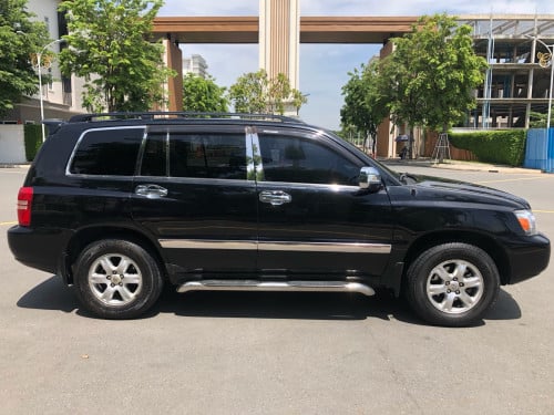 លក់ Highlander 01 ប៉ុង2 ម៉ាសុីនv6 8900$ចចារ