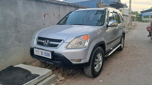 ដំណឹងលក់ឡានស្អាត Honda CR-V ឆ្នាំ03 បើកដំបូល​មាន(ABS)