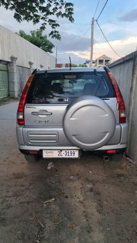 ដំណឹងលក់ឡានស្អាត Honda CR-V ឆ្នាំ03 បើកដំបូល​មាន(ABS)