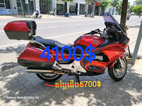 ម៉ូតូHonda ST1300ccមានផ្លាកលេខកាតគ្រីត្រឹមត្រូវឈ្មោះម្ចាស់ដើមលក់តម្លៃចចារបាន 本田ST1300cc