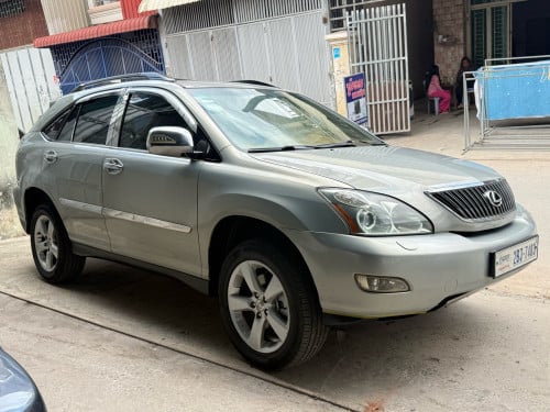 ឡានលក់ LEXUS RX330 ឆ្នាំ04 ពាក់កណ្ដាល full option ប៉ុង1 ក្នុងលឿង ពណ៌ផ្សែងបារី