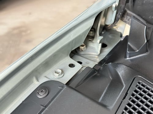 ឡានលក់ LEXUS RX330 ឆ្នាំ04 ពាក់កណ្ដាល full option ប៉ុង1 ក្នុងលឿង ពណ៌ផ្សែងបារី