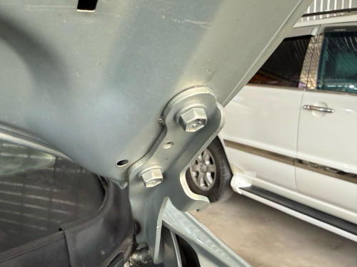 ឡានលក់ LEXUS RX330 ឆ្នាំ04 ពាក់កណ្ដាល full option ប៉ុង1 ក្នុងលឿង ពណ៌ផ្សែងបារី