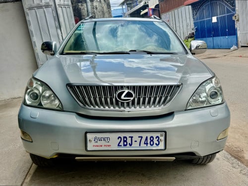 ឡានលក់ LEXUS RX330 ឆ្នាំ04 ពាក់កណ្ដាល full option ប៉ុង1 ក្នុងលឿង ពណ៌ផ្សែងបារី