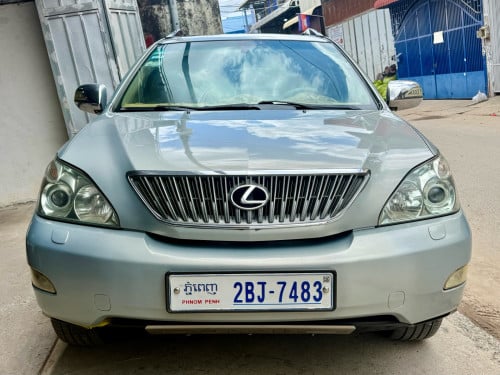 ឡានលក់ LEXUS RX330 ឆ្នាំ04 ពាក់កណ្ដាល full option ប៉ុង1 ក្នុងលឿង ពណ៌ផ្សែងបារី