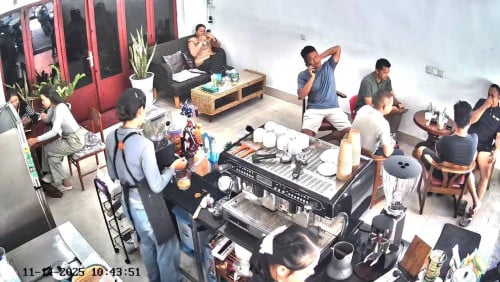 “សេងហាង Meta Coffee ទីតាំងល្អ Tuol Kork”