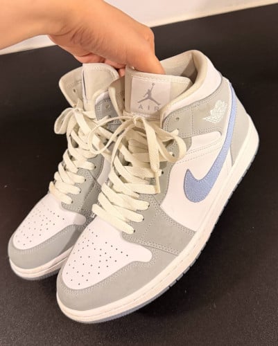 • ម៉ាក៖ Nike / Jordan • ម៉ូដែល៖ Air Jordan 1 Mid Size 42