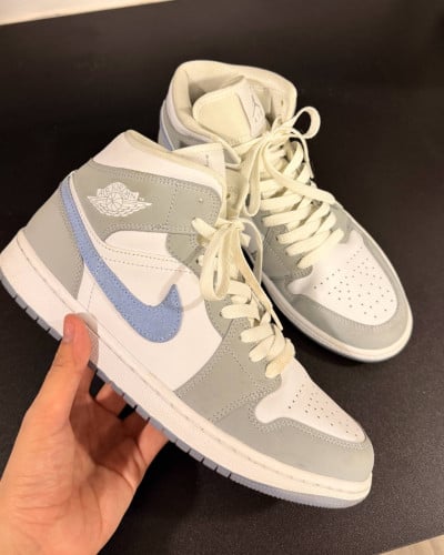 • ម៉ាក៖ Nike / Jordan • ម៉ូដែល៖ Air Jordan 1 Mid Size 42