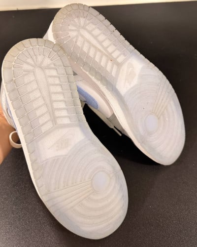 • ម៉ាក៖ Nike / Jordan • ម៉ូដែល៖ Air Jordan 1 Mid Size 42