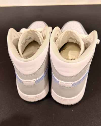 • ម៉ាក៖ Nike / Jordan • ម៉ូដែល៖ Air Jordan 1 Mid Size 42