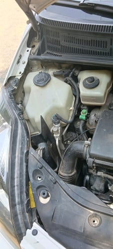 លក់ Prius 05 តំលៃ 8600$ចចារ