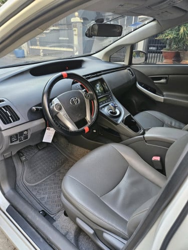 ឡានលក់ Prius 2010 option 3