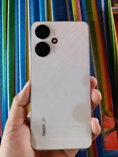 លក់​ Redmi 13C 5G Ram​6-128 សាណុំ ថ្មកាន់ ស្មូត