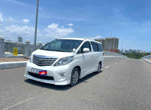 ឡានជួលជាខែបូកទាំងតាកុង/月租车包括司机/ rent car includ driver