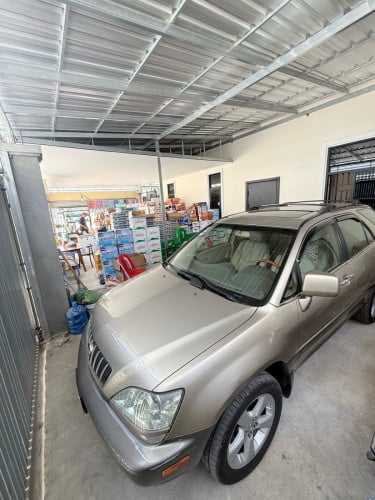 ចង់លក់ឡានផ្ទាល់ខ្លួនRX300 ឆ្នាំ2001 ប៉ុង1​ តំលៃអាចចចារបាន