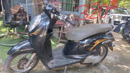 លក់ម៉ូតូ មានច្រើន
