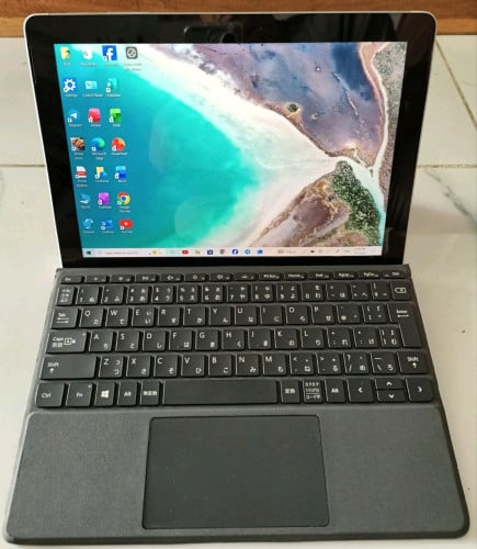 លក់Surface GoមានkeyboardនិងកាបូបTouchអេក្រង់ច្បាស់តូចស្រាលថ្មកាន់ស្រួលដាក់តាមខ្លួន