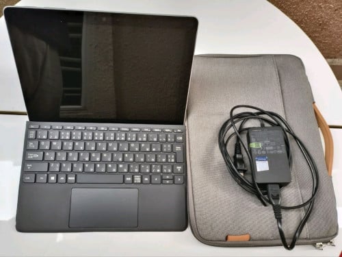 លក់Surface GoមានkeyboardនិងកាបូបTouchអេក្រង់ច្បាស់តូចស្រាលថ្មកាន់ស្រួលដាក់តាមខ្លួន