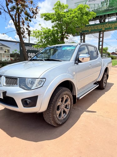 ចង់លក់ Triton ឆ្នាំ2011 ធានាឡាន