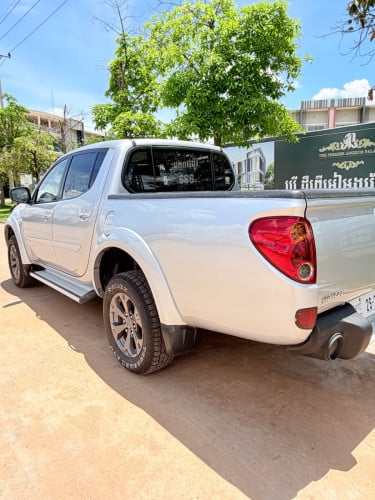 ចង់លក់ Triton ឆ្នាំ2011 ធានាឡាន
