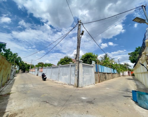 🏠 ដីកែងត្រូវការលក់បន្ទាន់ ទីតាំងចុះពីផ្លូវ598បន្តិច