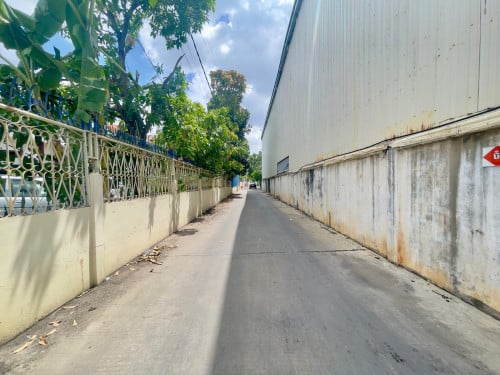 🏠 ដីកែងត្រូវការលក់បន្ទាន់ ទីតាំងចុះពីផ្លូវ598បន្តិច