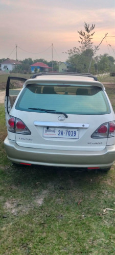 2000ប៉ុង1គល់MC