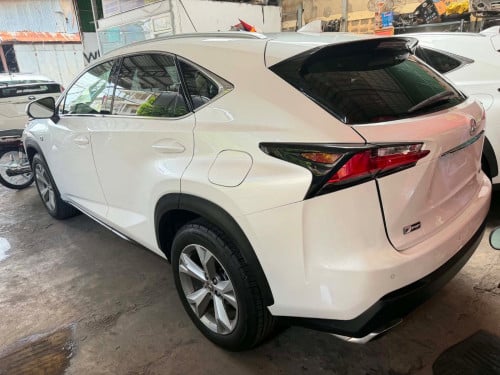 2017 Lexus NX200t តំឡើង F-Sport គុជ3