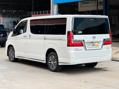 2023 GRANVIA Premium VIP Seats 14000 Km សុីន🔥