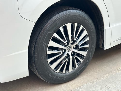 2023 GRANVIA Premium VIP Seats 14000 Km សុីន🔥